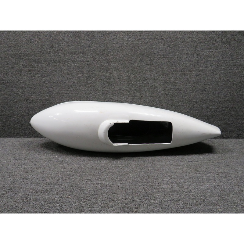 0543079-10 (Use:0543079-1) Cessna 152 Nose Gear Speed Fairing Assembly (Cracked)