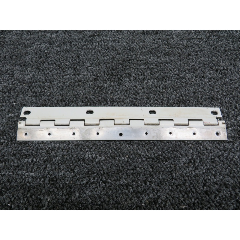 0523807 Cessna 150M Aileron Hinge