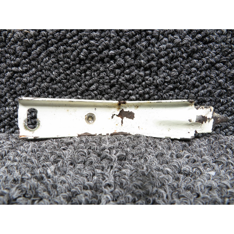 0426209-1 Cessna C-150 Cabin Door Catch (Rust)