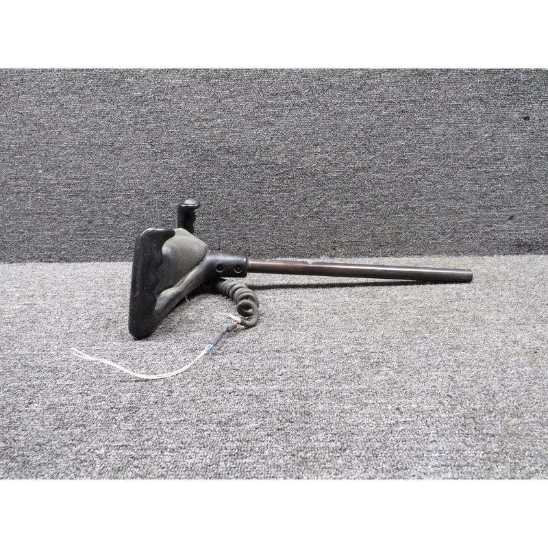 0513260-5, 0415030-1 Cessna 172N Pilot Control Wheel with Pad & Mic Switch