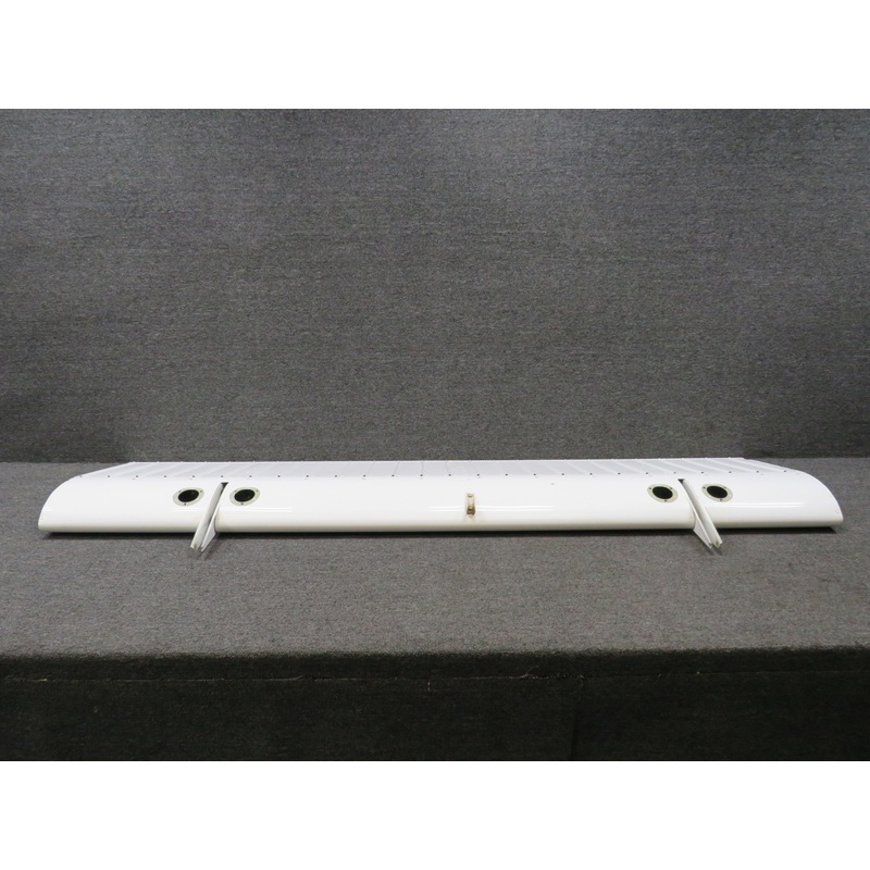0523901-33 Cessna 182T Flap LH Alt: 0523901-833-1 (Damage)