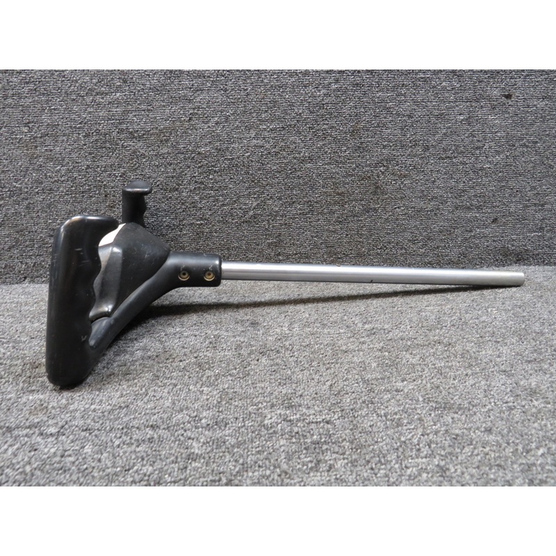 0513239-13, 0514097-1 Cessna 172K Control Wheel Assembly with Pad