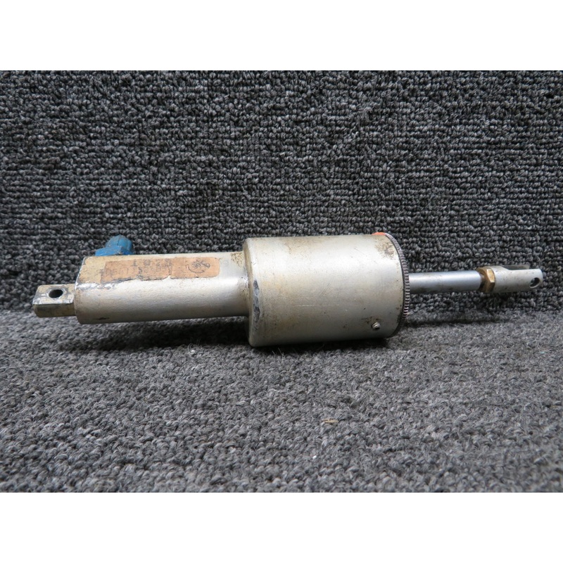 0541138-3 Cessna Master Brake Cylinder Assembly
