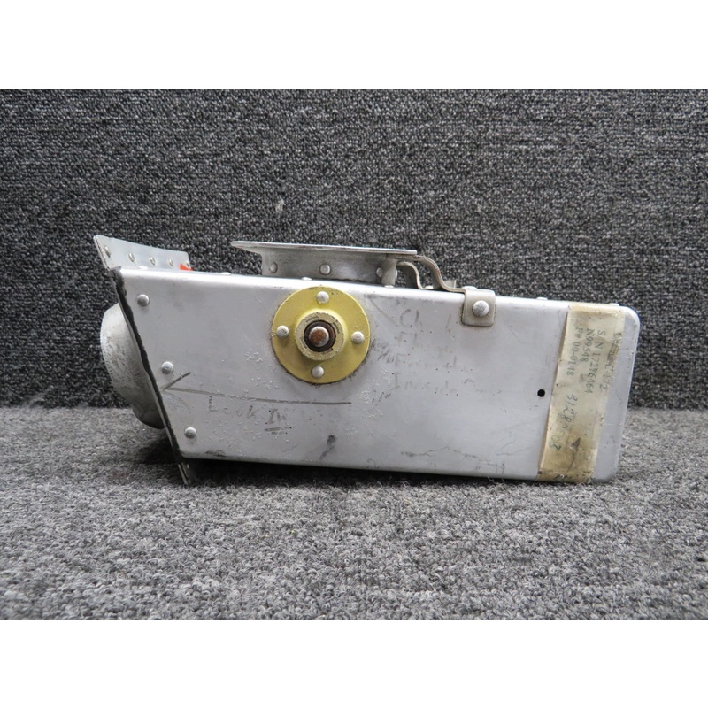 0552164-4 Cessna 172P Carburetor Airbox Assembly (Worn)