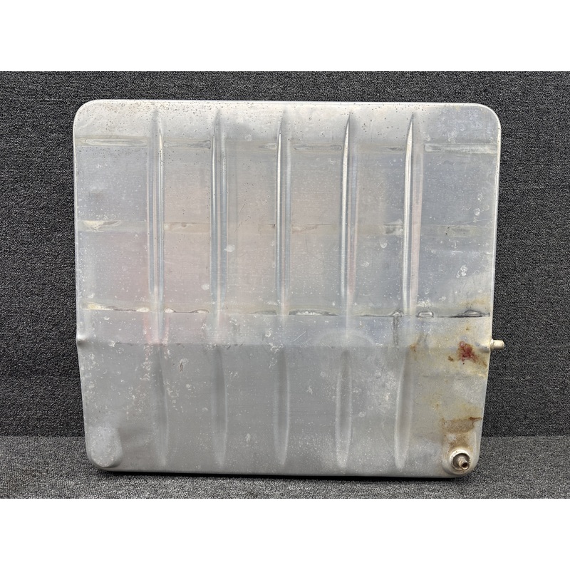 0526007-4 Cessna 172I Fuel Tank Assembly RH (Dented)
