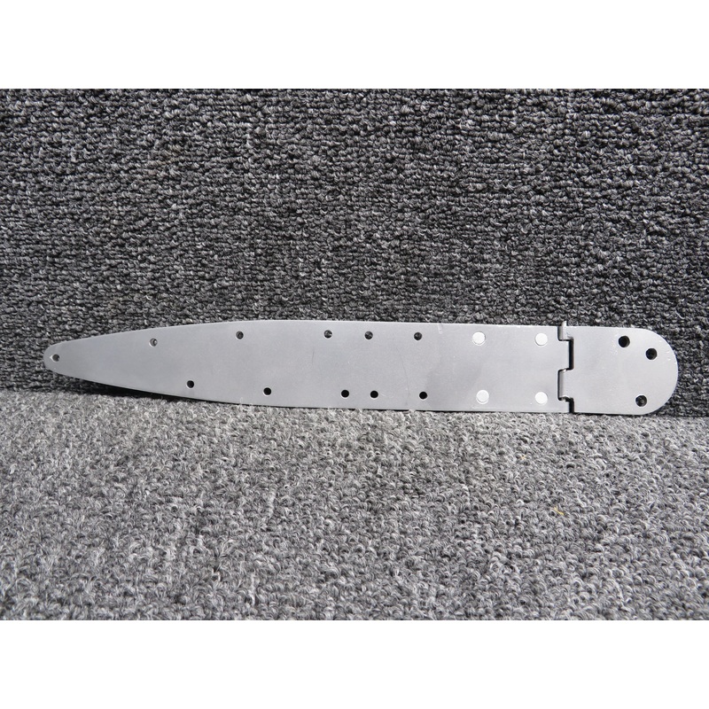 0511280-1 Cessna 172N Cabin Door Upper Hinge Assembly LH (Pitted)