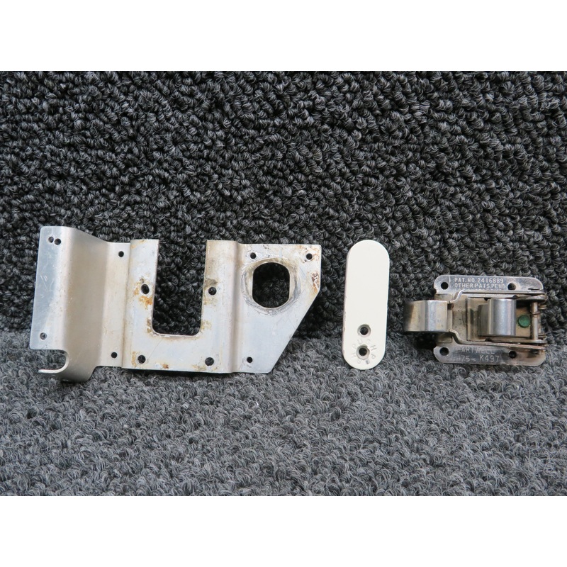 S1189-2 Cessna 172G Baggage Door Latch Assembly