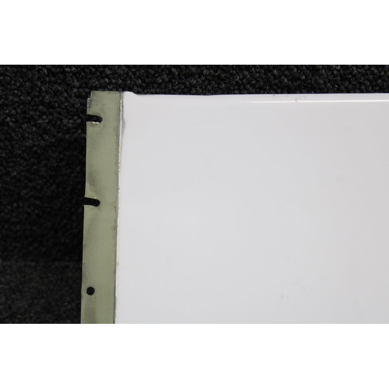 0512027-2 Cessna 172S Wing Fillet Fairing RH (Damaged Mount Holes)