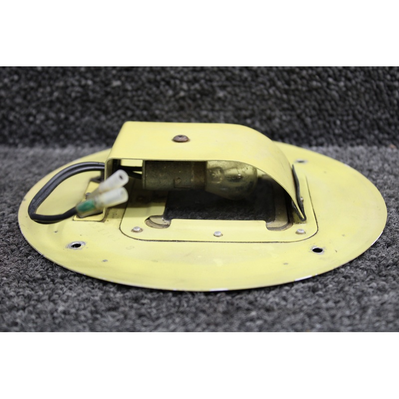 0521101-7, 0521101-2, 0700616-1 Cessna 172R Courtesy Light Assembly (Corrosion)