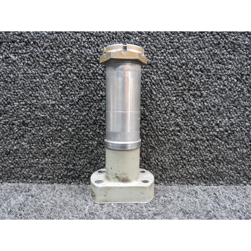 0541124 Cessna 172G Axle Main Landing Gear LH or RH (Aluminum)