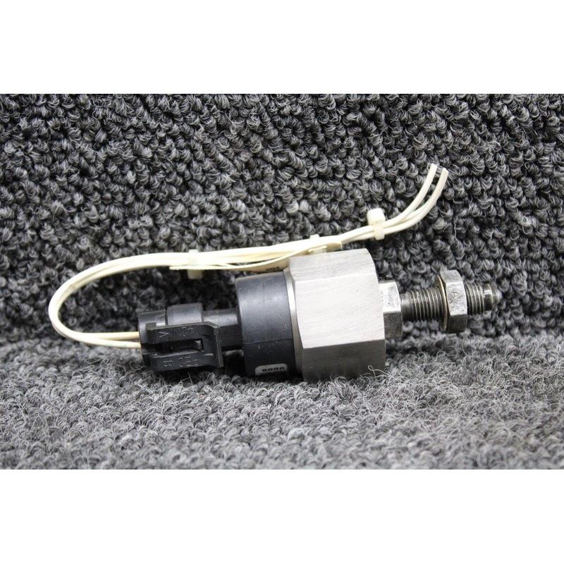 P165-5281 (Use: P265-5037-1) Cessna 172S Oil Pressure Transducer