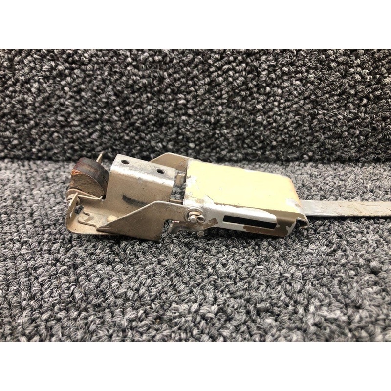 0511112-6 (USE: 0511112-11) Cessna 170 Cabin Door Latch Assembly LH