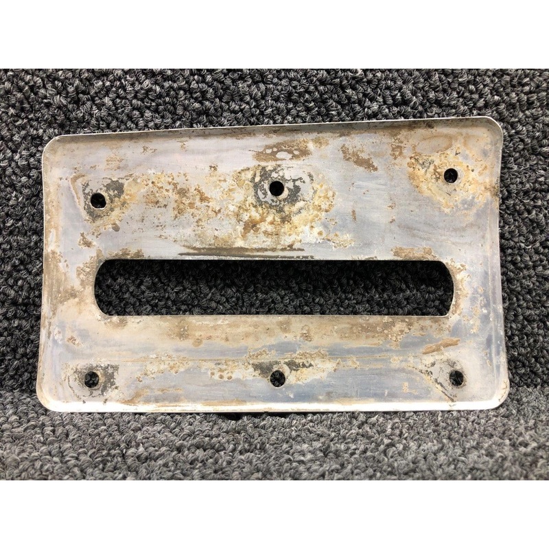 0511071-2 Cessna 172 Main Gear Fillet Plate RH