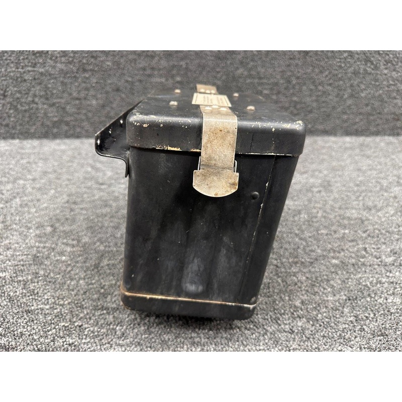 0513011-11, 0413307-21 Cessna 172N Battery Box Assembly with Lid