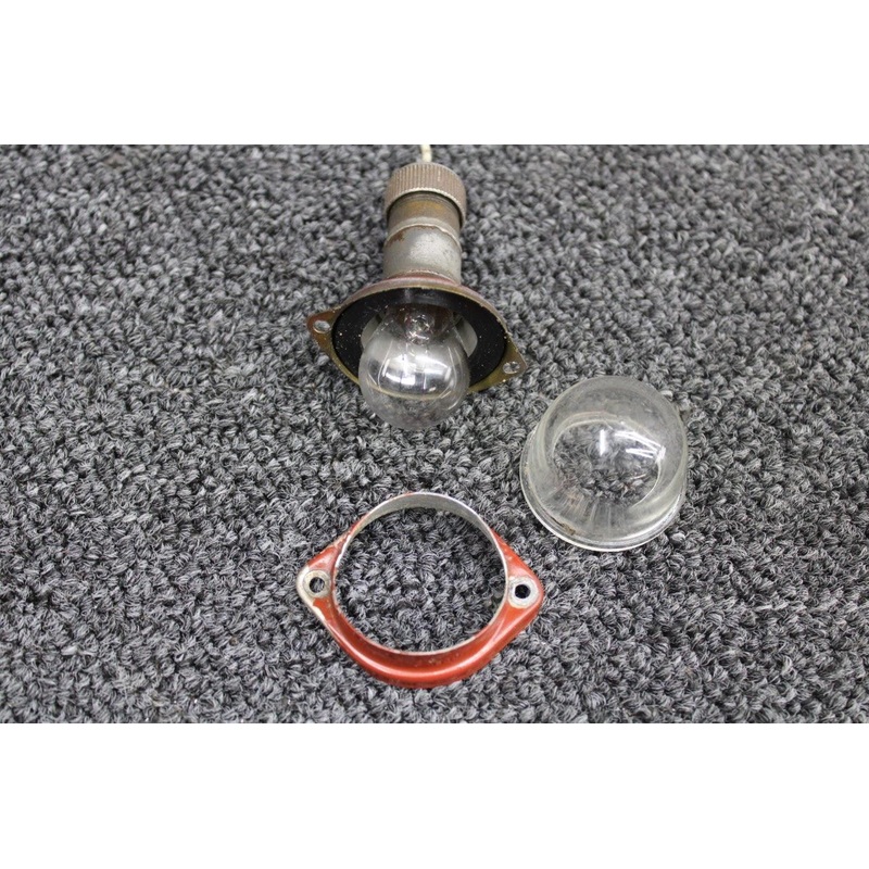 0433006-7 (USE: C622001-0102) Cessna 182F Tail Light Assy W/ Lens and Retainer