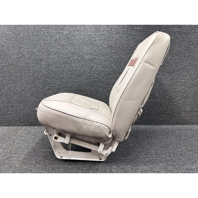0514123-16 Cessna 172N Pilot Infinite Adjust Seat Assembly LH (Rails: 11)