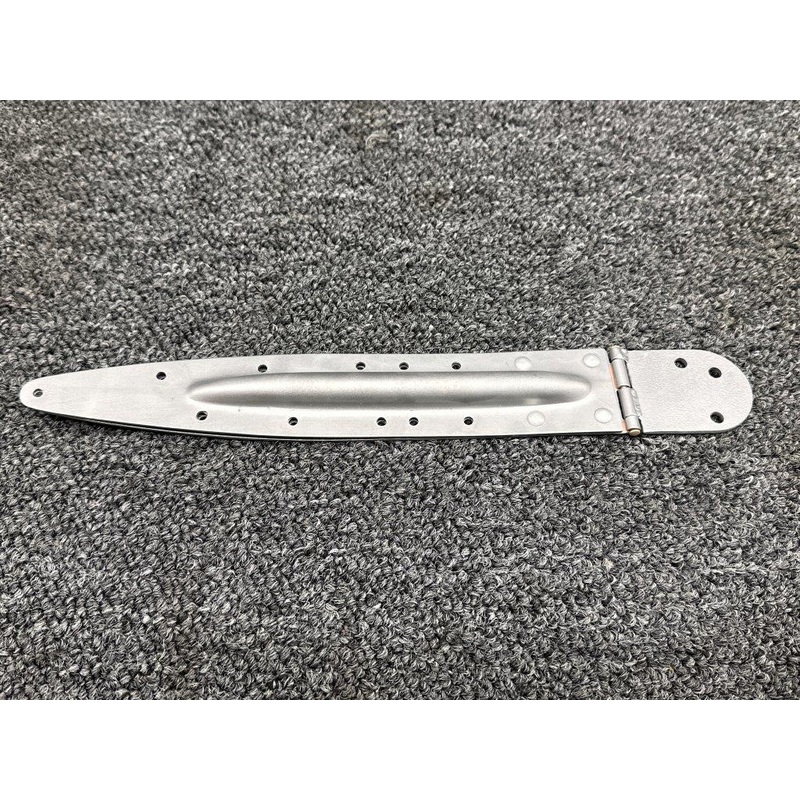 0511280-2, 0511237-2 Cessna 172N Cabin Door Upper Hinge Assembly RH