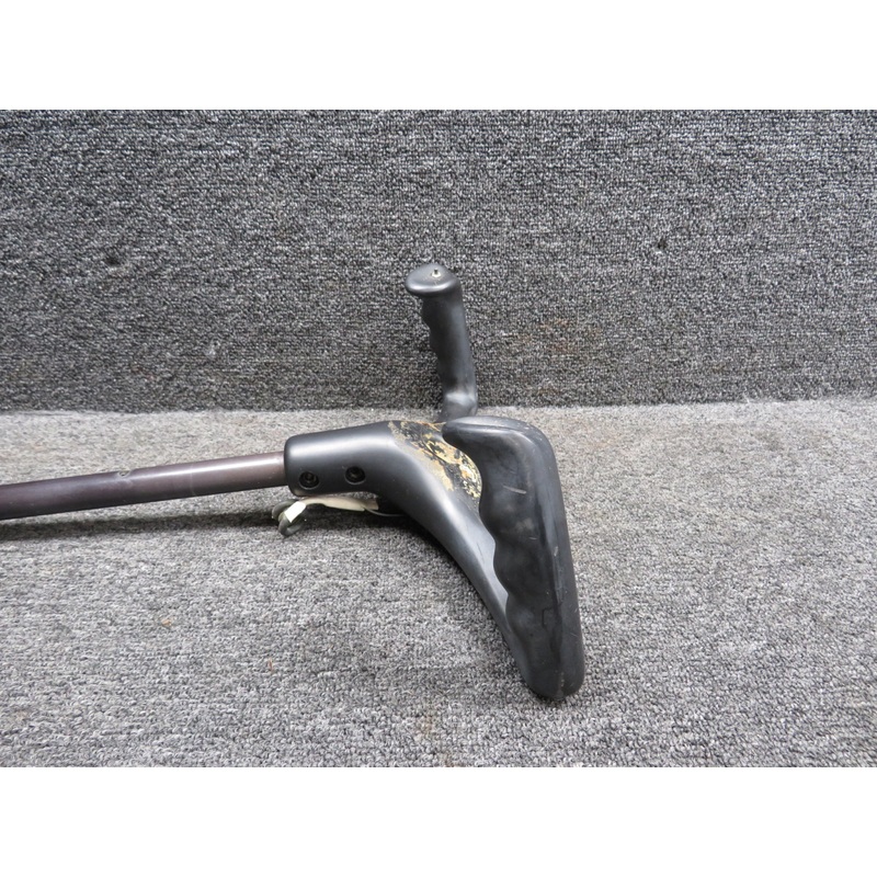 0513261-13 Cessna 172N Yoke Control Wheel Assembly (Dia: 0.75) (Missing Pad)