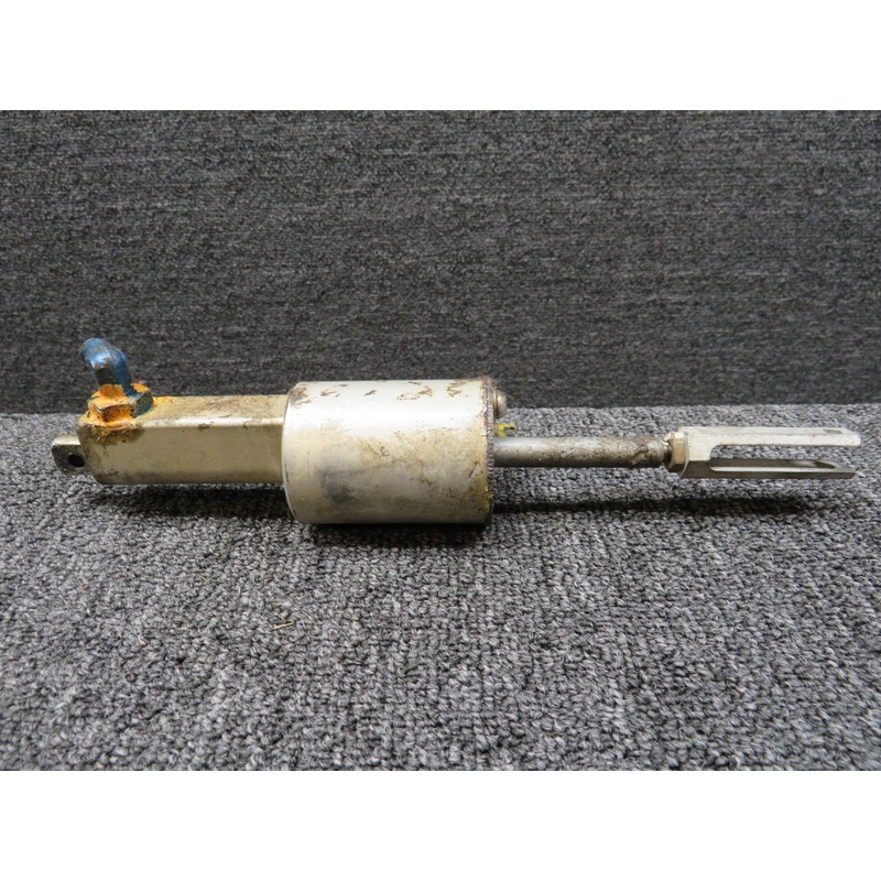 0541138-24 Cessna T303 Master Brake Cylinder Ass