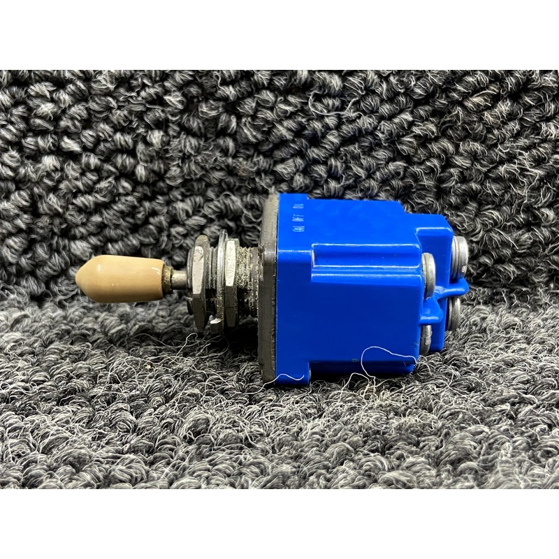 MS24524-21 (Alt: 2TL1-1) Cessna 414 Landing Light Toggle Switch
