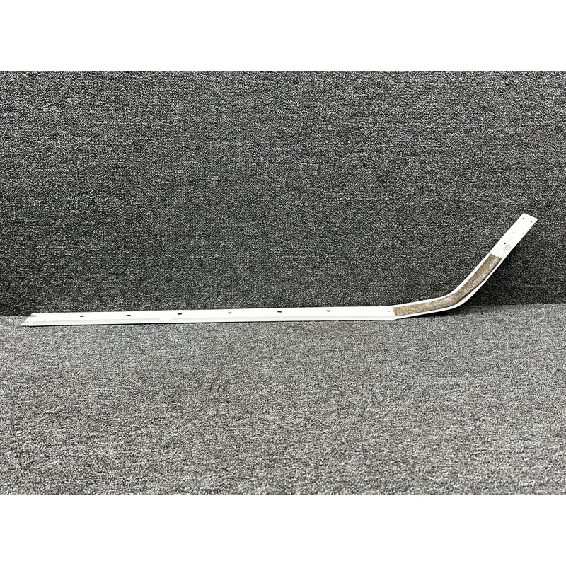 0426003-18 Cessna 150J Wing Fairing Assembly LH (Minor Crack)