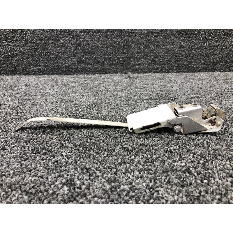 0511112-18 Cessna 172D Cabin Door Latch Assembly LH