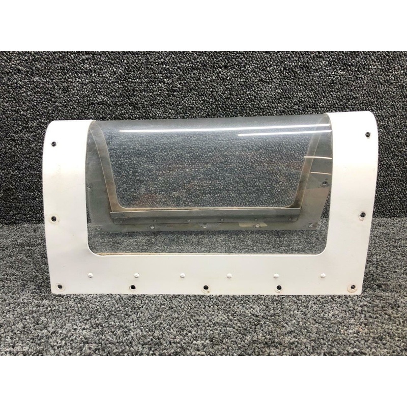 0523115 / 0523115-5 Cessna 172 Landing Light Window W/ Lens