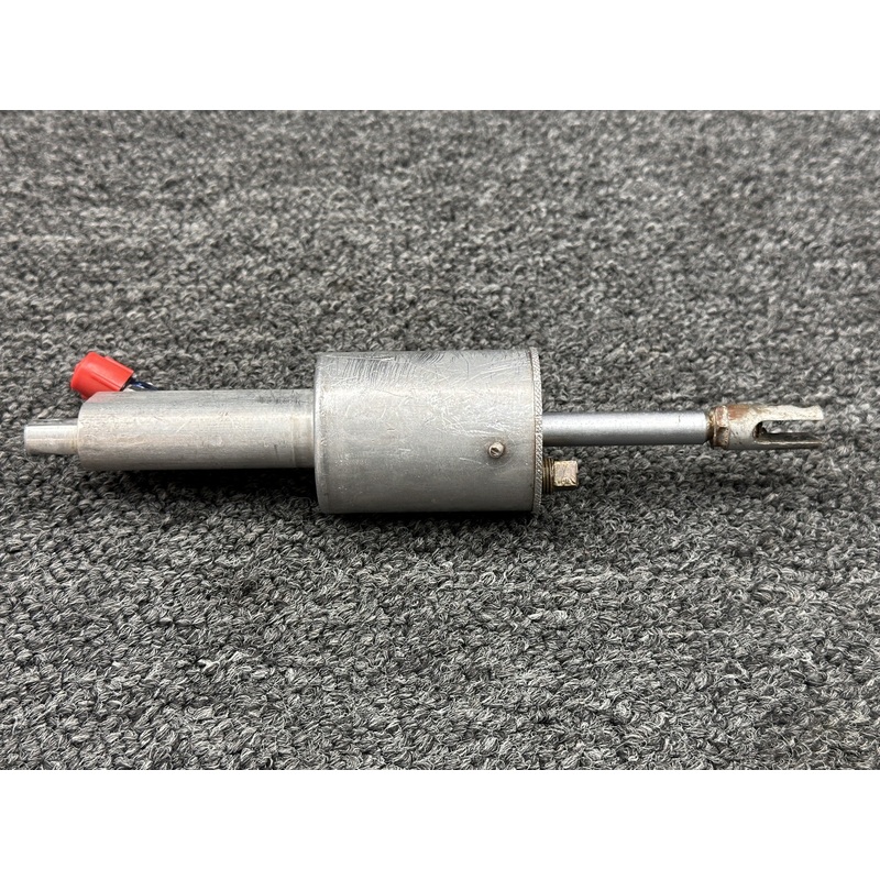 0541138-16 Cessna 210 Master Brake Cylinder Assembly (Square End)