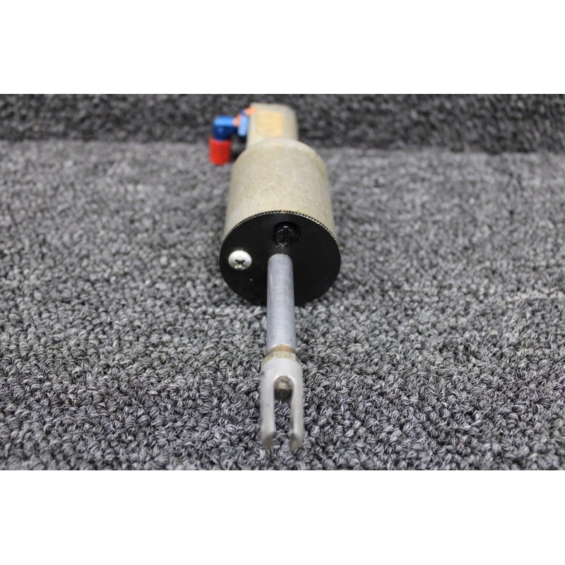 0541138-22 (Use: 9882010-1) Cessna 172L Master Brake Cylinder