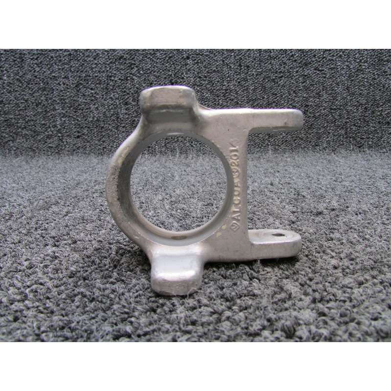 0543007-3 (Cast: 0543007-497A) Cessna 172 Nose Gear Fitting