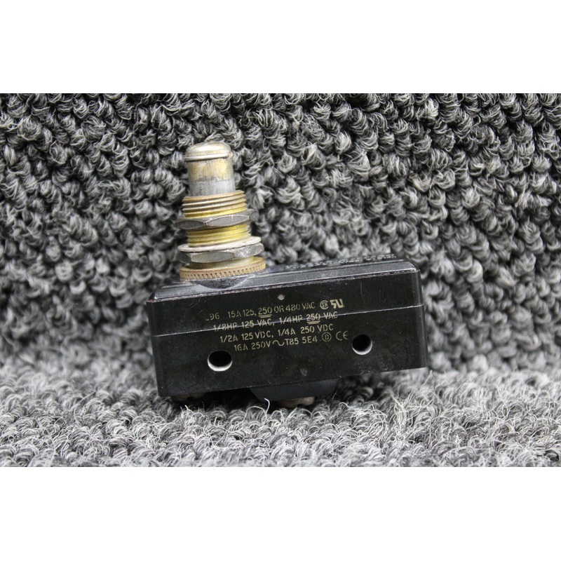 YZ-2RQ1T (Alt: 10-300017) Cessna 210B Main Gear Downlock Switch