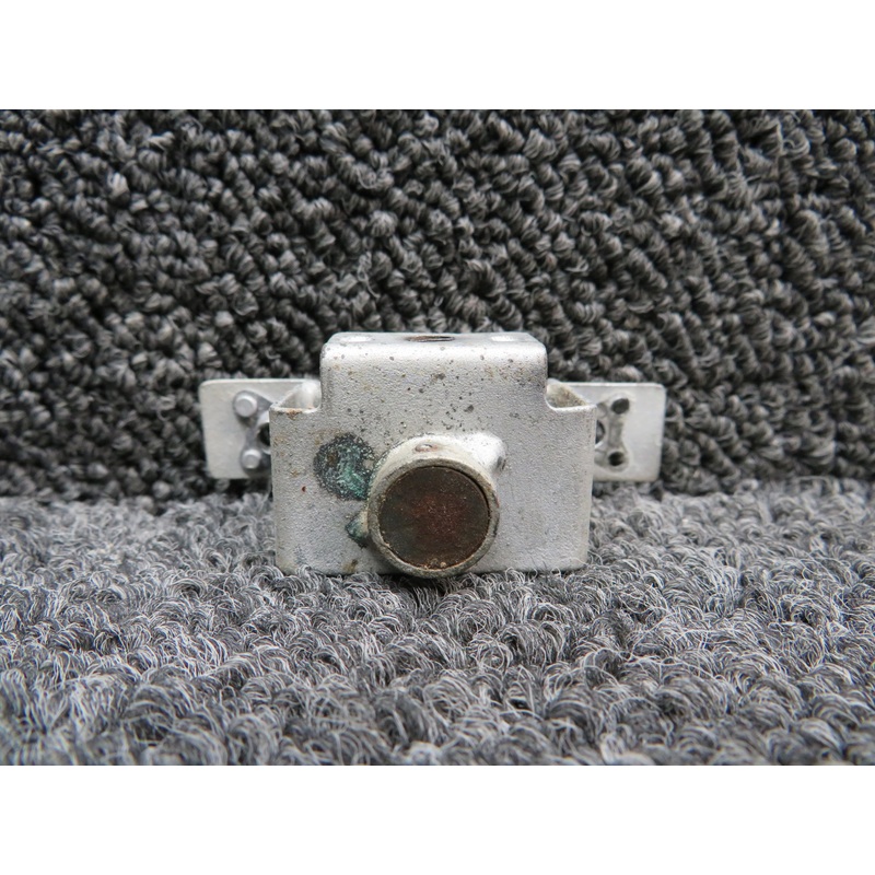 0412066-2 Cessna 150M Clutch Assembly Door Latch RH