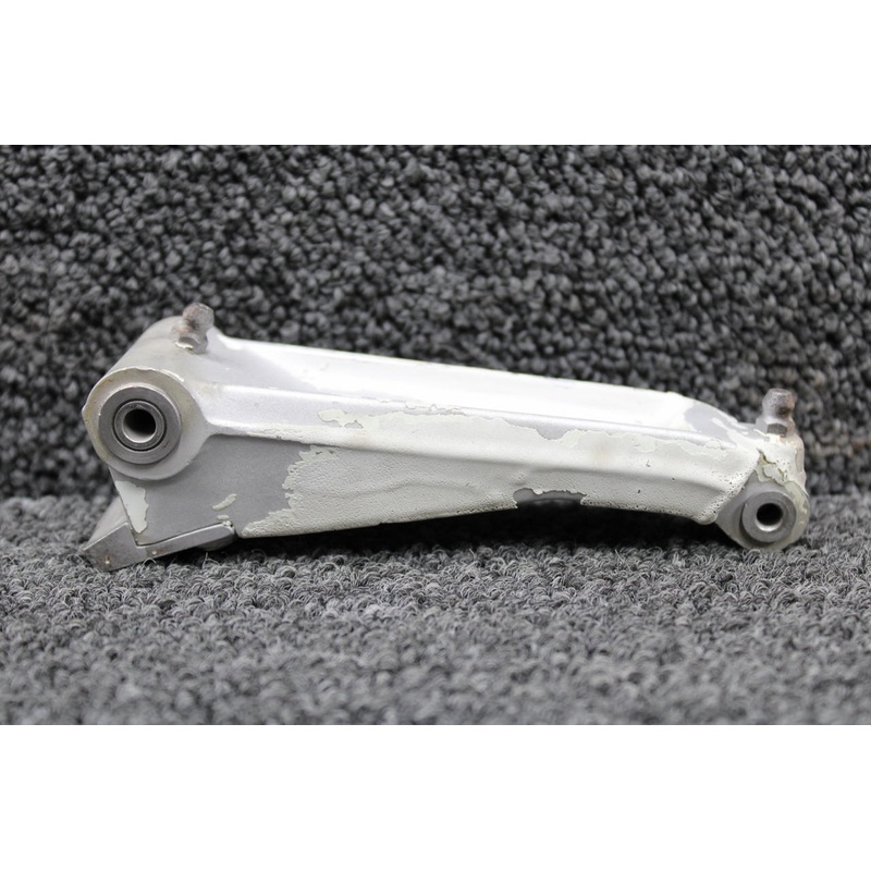 0442506-1 (Cast: 0442505-1A) Cessna 150J Nose Gear Torque Link Upper