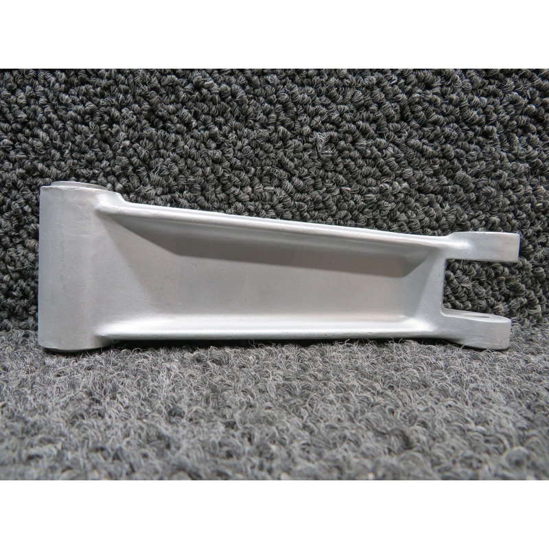0442506-2 (Cast: 0442505-2B) Cessna 152 Nose Gear Torque Link Lwr (Bead Blasted)