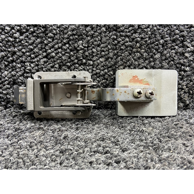S1359-7 Cessna R182 Baggage Door Latch Assembly