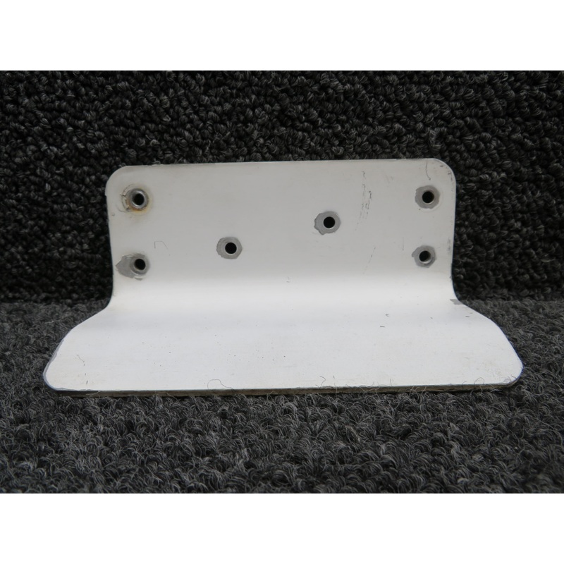 0513395-1 (Use: 0713194-1) Cessna 172K Refueling Step LH