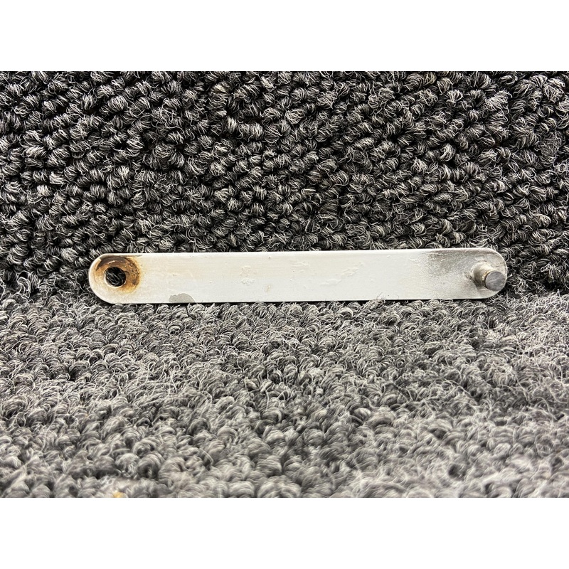 0711021-4 (Use: 0711021-11) Cessna 182R Cabin Door Window Arm LH or RH