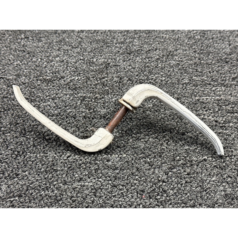 0413198-3, 1610056-1 Cessna A188B Cabin Door Handle Assembly LH