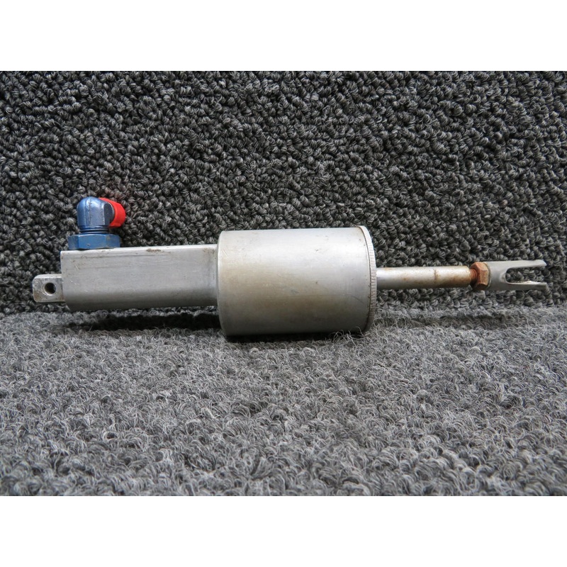 0541138-3 (Use: 0541138-16) Cessna Master Brake Cylinder