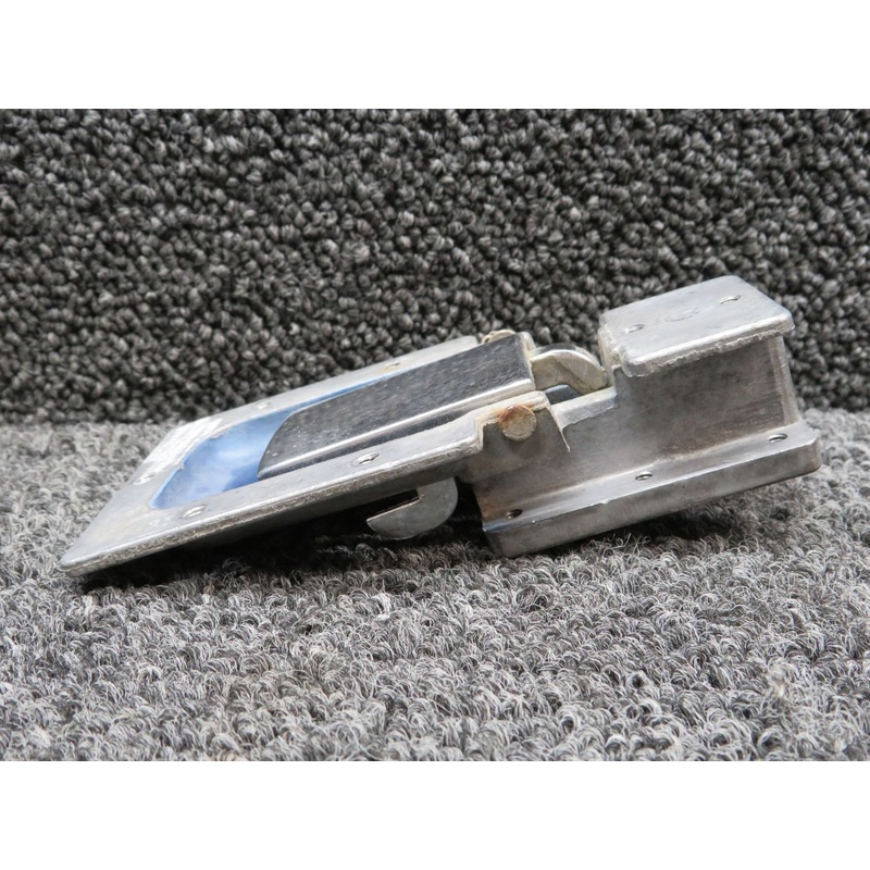 0417010-2, 0511258-1 Cessna 172 Cabin Door Latch Handle and Housing Assy LH