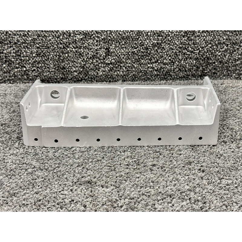 0541121-1 Cessna 172G Main Gear Support Outboard LH (Minor Pitting)