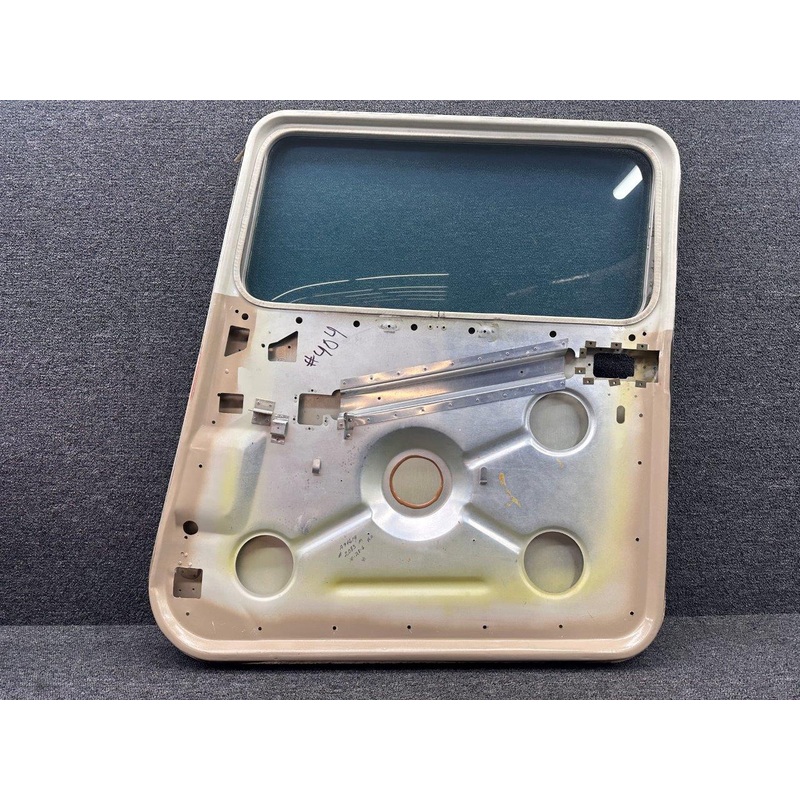 0511803-209 Cessna 172N Cabin Door Structure RH with Openable Window