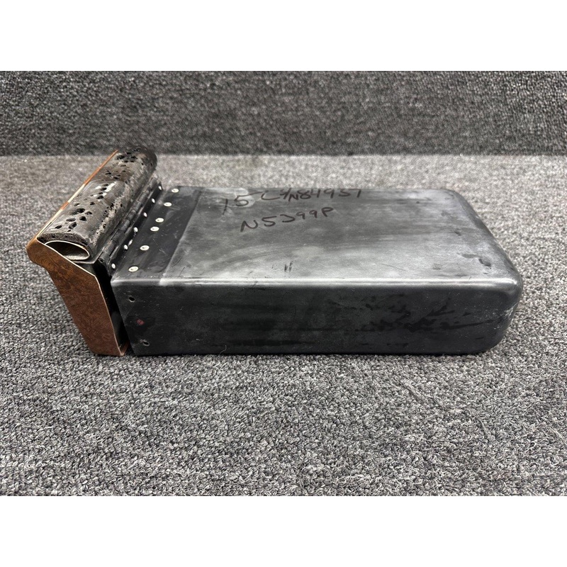 0413546-13-C12, 0413546-14-C12 Cessna 152 Removable Map Case with Door