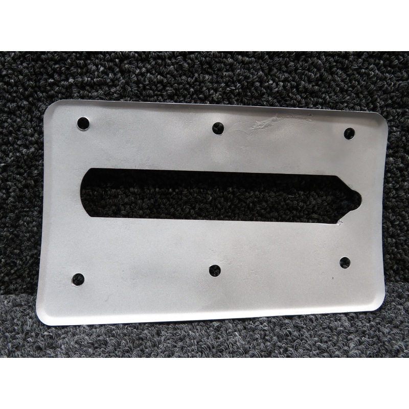 0511071-4 Cessna 172H Landing Gear Fillet Plate RH (Bead Blasted)