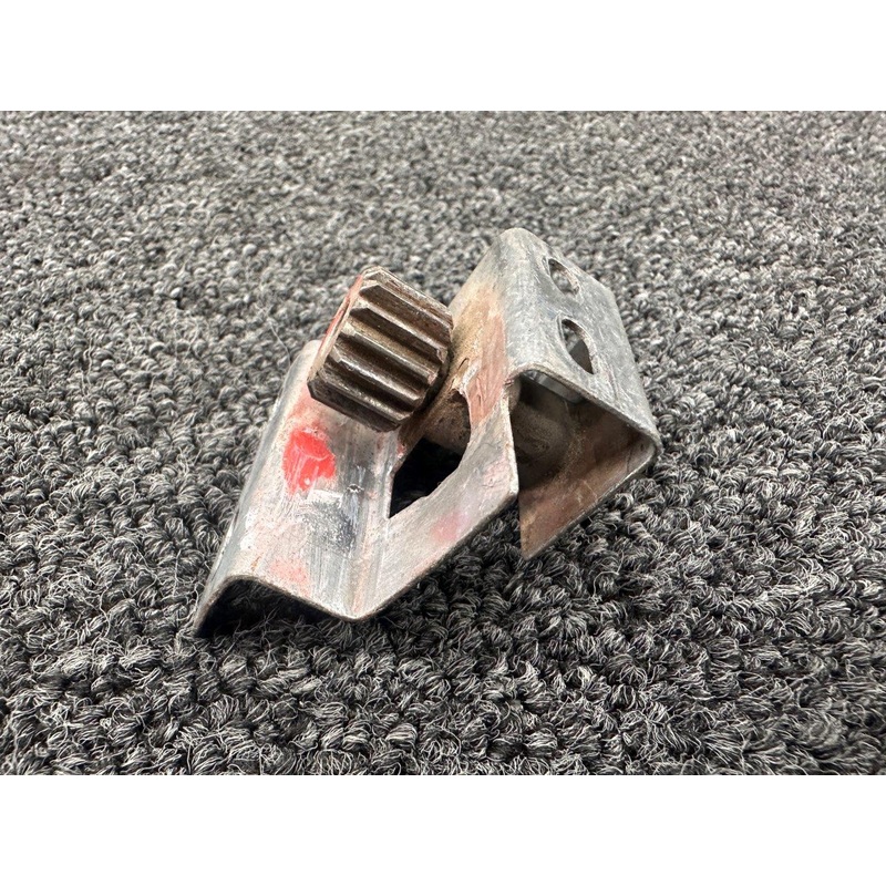0511262-2 Cessna 172N Cabin Door Rotary Clutch RH