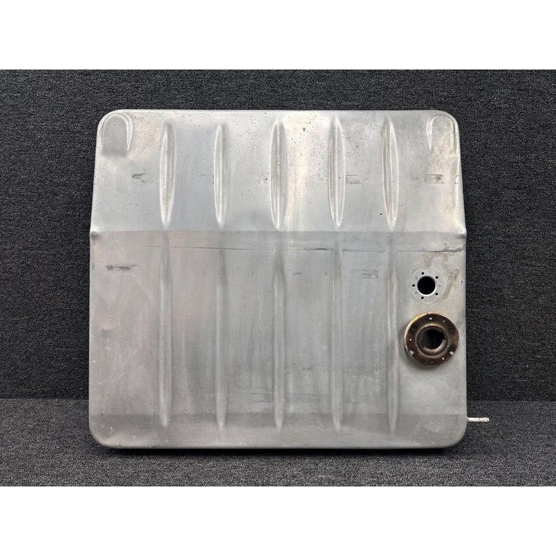 0526007-44 Cessna 172N Fuel Tank Assembly RH