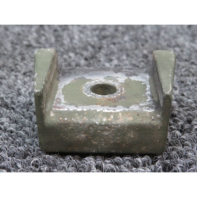0442116-1 Cessna 170A Tailwheel Retainer