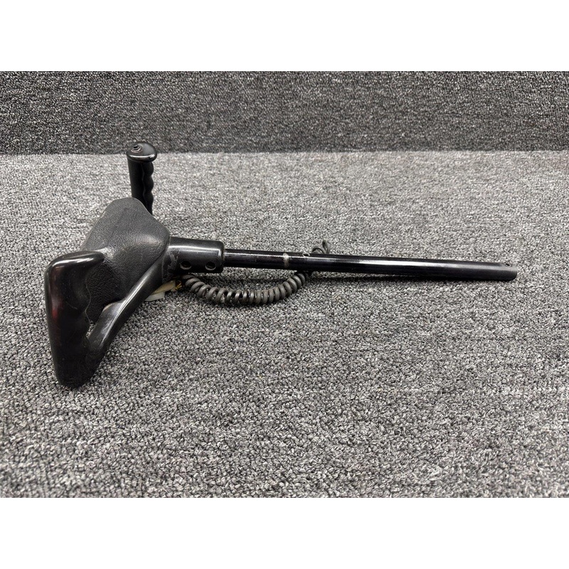 0513261-14 Cessna 172N Pilot Control Wheel with Mic Switch (L:12.25, D:0.745)