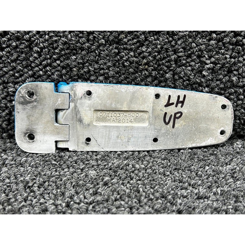 0413426-3 (Use: 0413426-18) Cessna 150J Upper Cabin Door Hinge Assembly LH