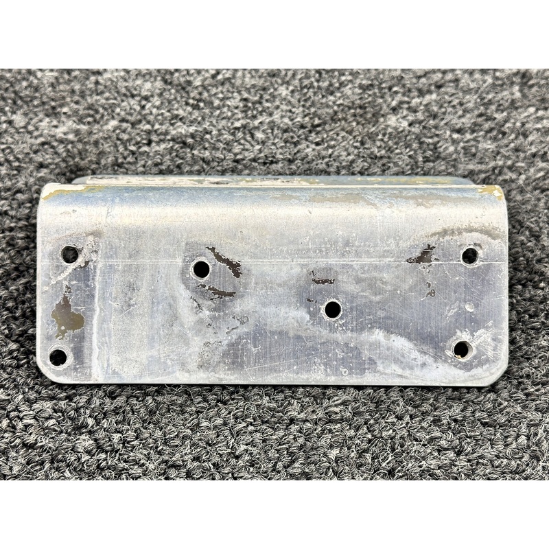 0513395-1 (Use: 0713194-3) Cessna 172N Refueling Step LH (No Grip)